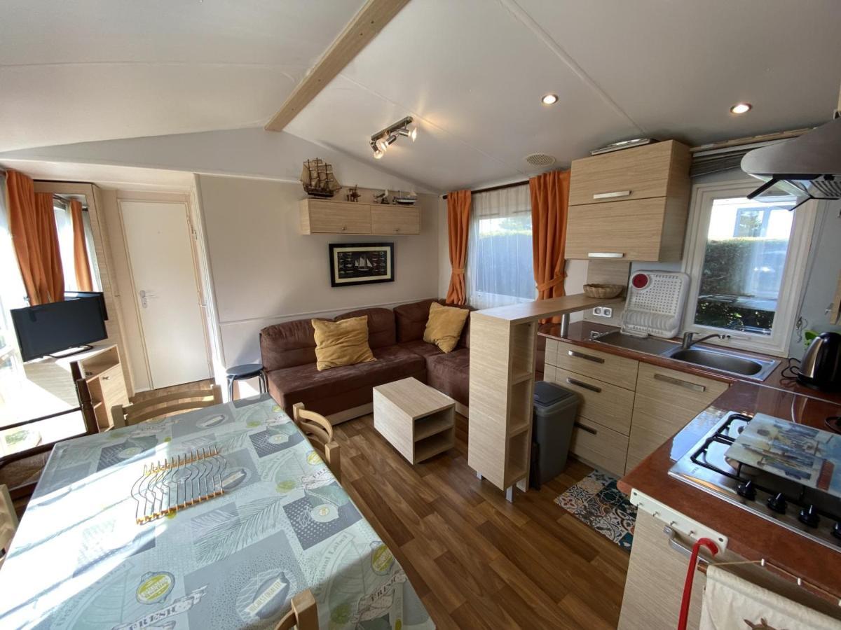 Mobil-Home A Fouras : Proche Plage, 2 Chambres, Tv, Plancha, Parking, Ideal Famille - Fr-1-709-58 Exterior foto