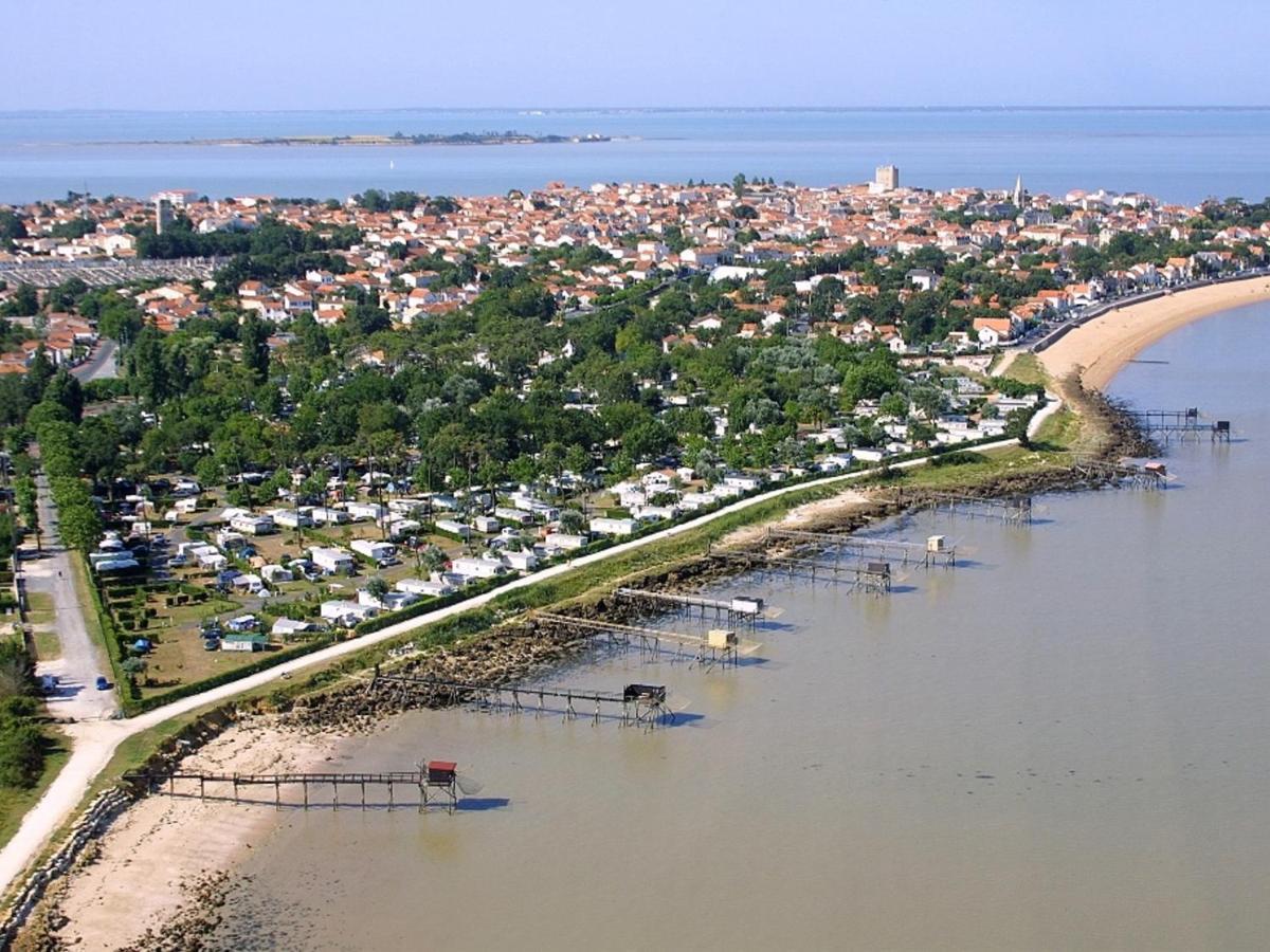 Mobil-Home A Fouras : Proche Plage, 2 Chambres, Tv, Plancha, Parking, Ideal Famille - Fr-1-709-58 Exterior foto